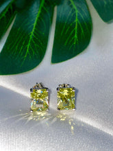 Load image into Gallery viewer, Radiant Earrings