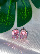 Load image into Gallery viewer, Radiant Earrings