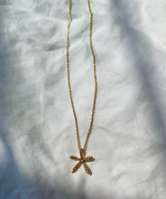 Load image into Gallery viewer, Starfish Necklace