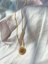 Load image into Gallery viewer, Sunflower Necklace