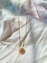 Load image into Gallery viewer, Sunflower Necklace